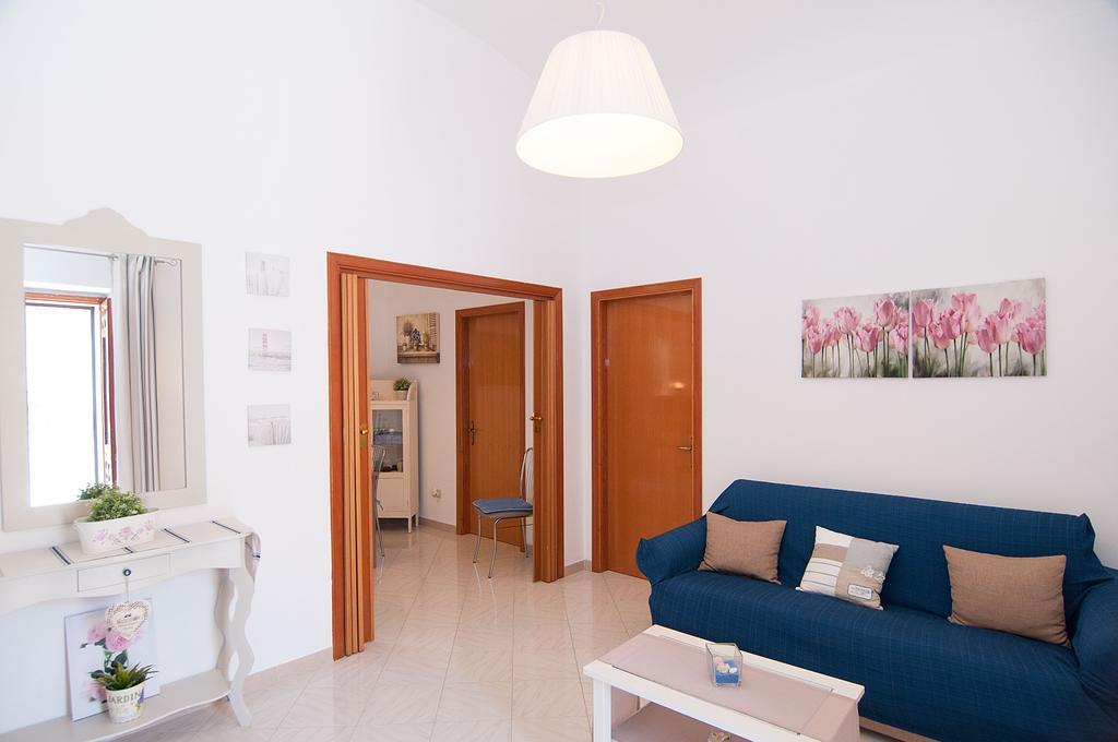 Un Affaccio Sul Borgo Apartment Марцамеми Стая снимка